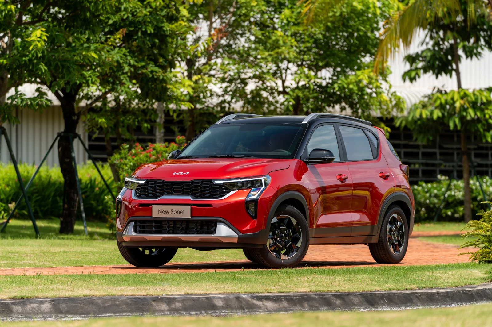 Kia Sonet 1.5 Deluxe — VIET-DRIVE